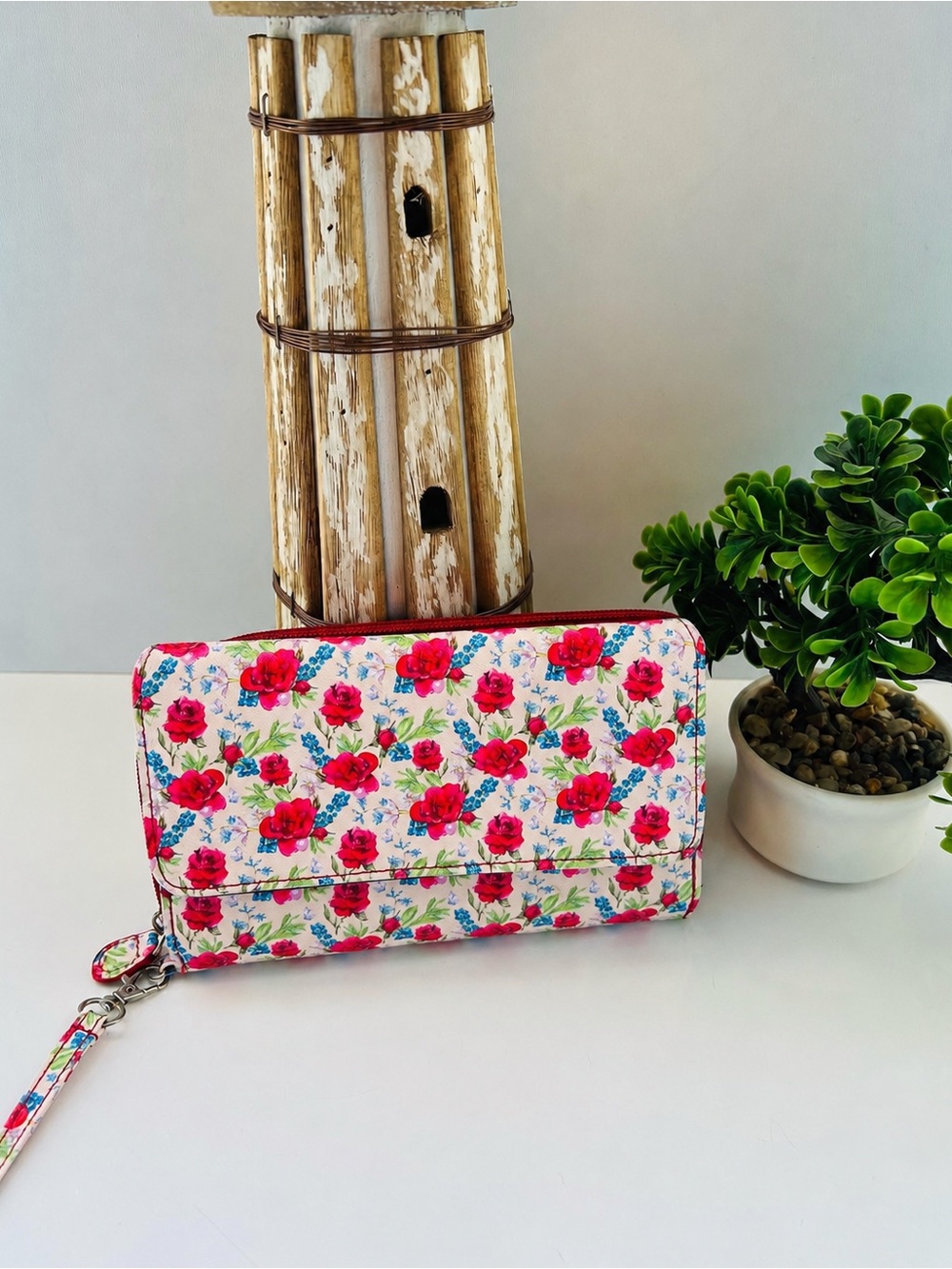 Same Keeper Floral Wristlet Clutch in Pink and Red Rose Print